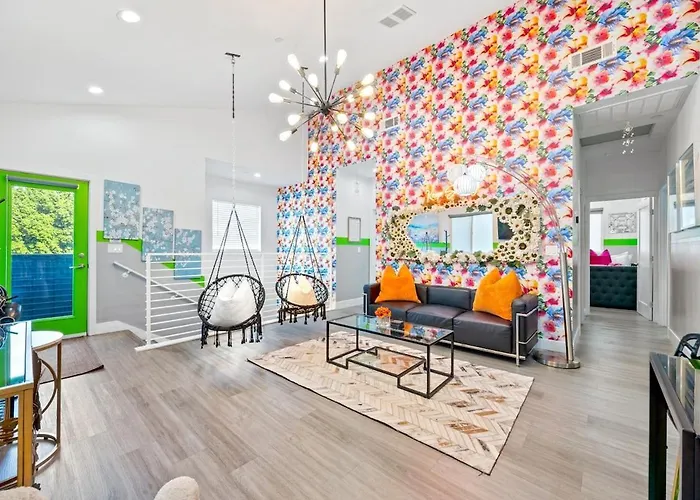 A- Stylish And Comfy Noho Retreat- 5 Star Area, Hot Tub