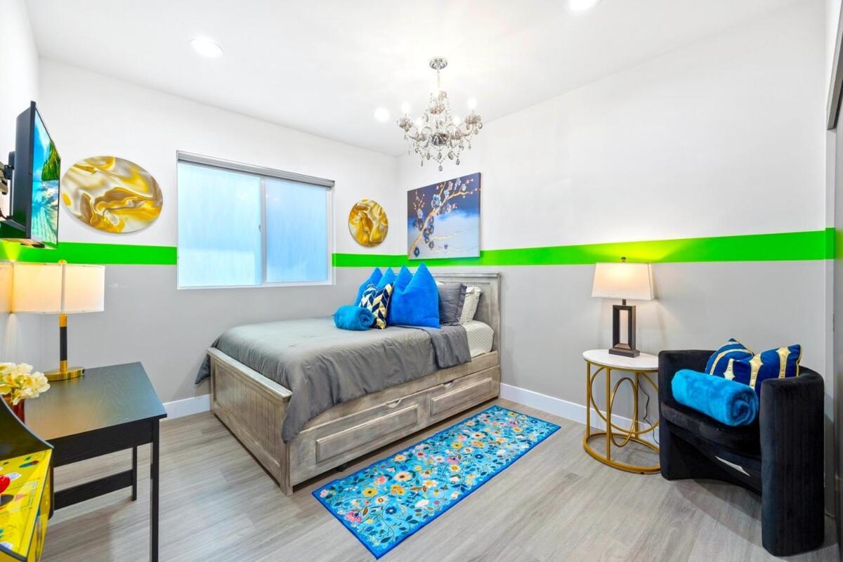 A- Stylish And Comfy Noho Retreat- 5 Star Area, Hot Tub * Los Angeles
