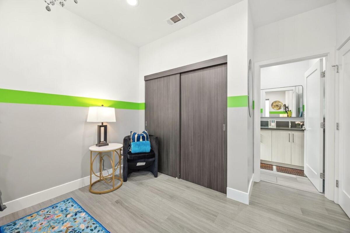 A- Stylish And Comfy Noho Retreat- 5 Star Area, Hot Tub