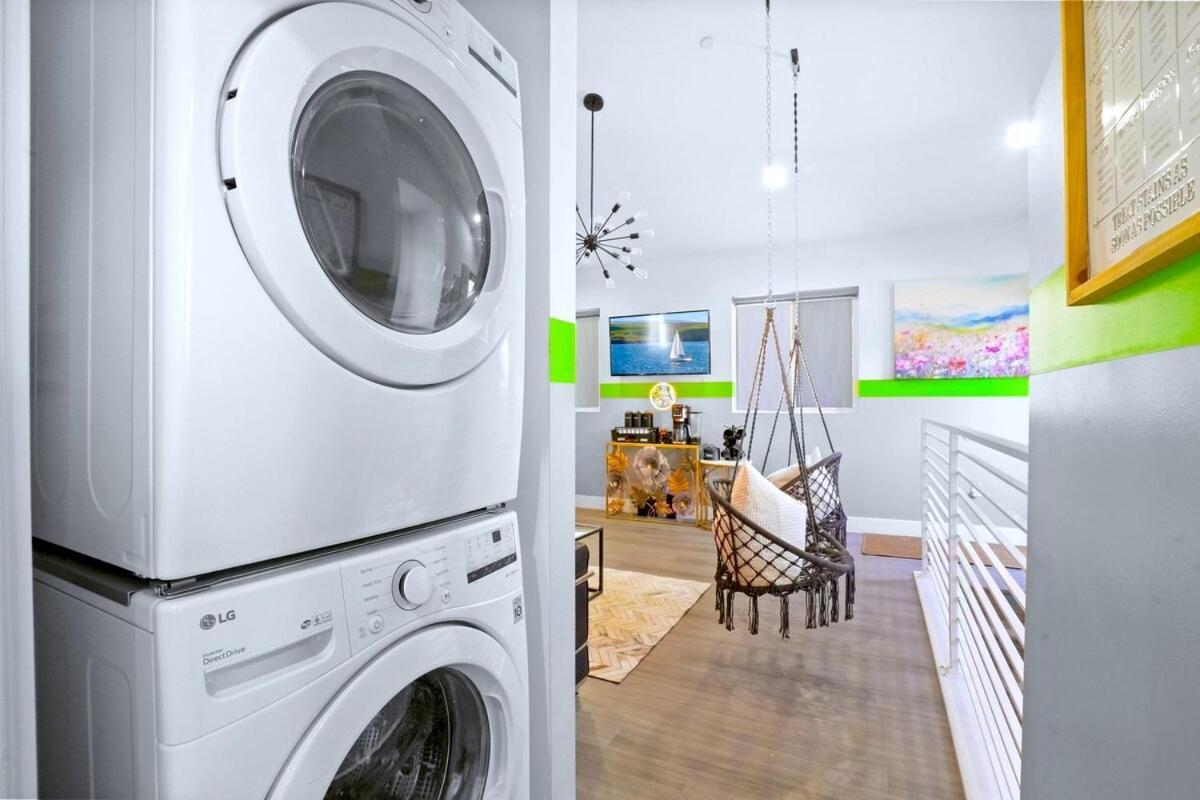 A- Stylish And Comfy Noho Retreat- 5 Star Area, Hot Tub Holiday home