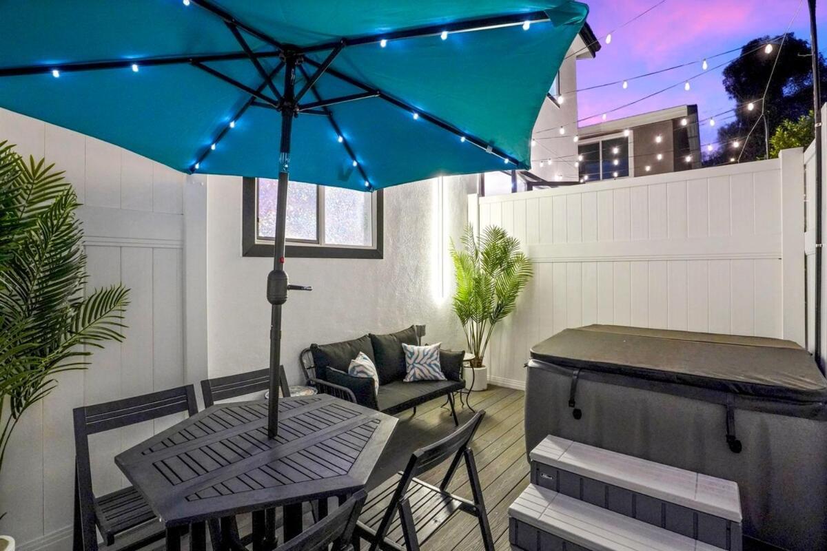 A- Stylish And Comfy Noho Retreat- 5 Star Area, Hot Tub Holiday home Los Angeles
