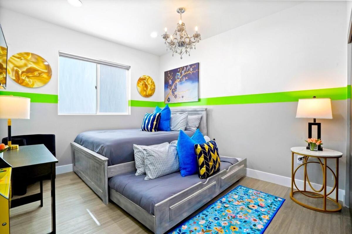 A- Stylish And Comfy Noho Retreat- 5 Star Area, Hot Tub Los Angeles